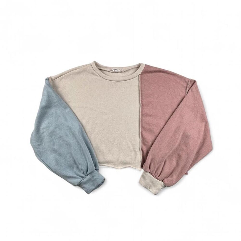 Le Lis Collection Color Block Cropped Sweatshirt Women’s Balloon Sleeve Top